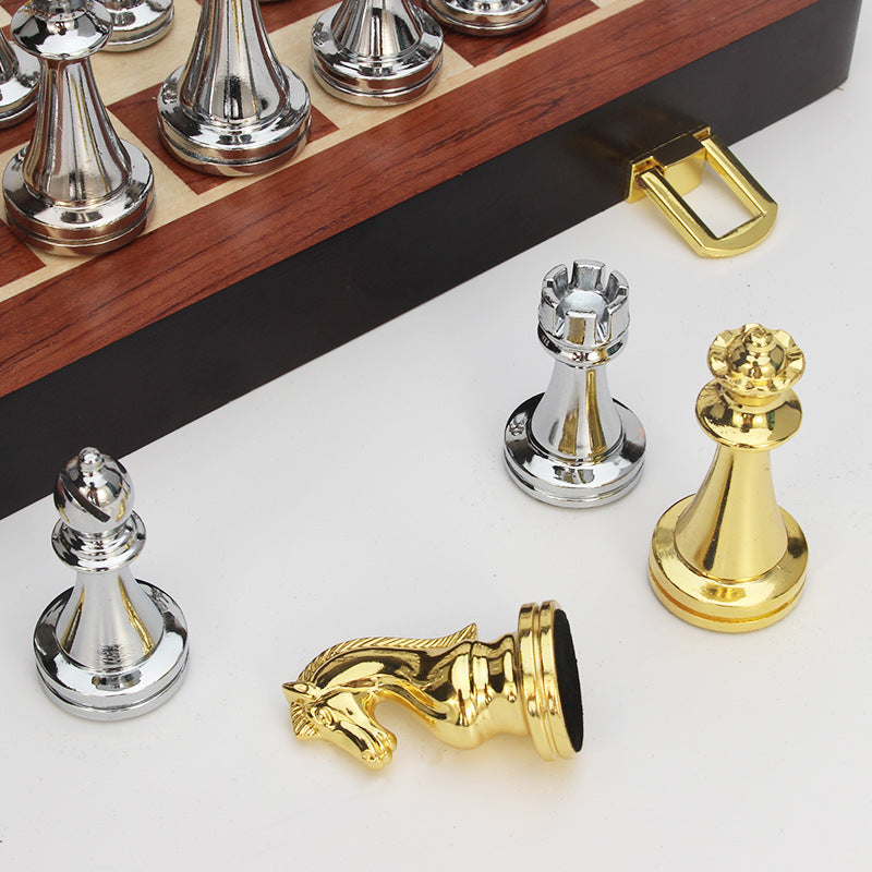 Top‑down layout of all pieces arranged in the standard starting position on the 39 cm board

