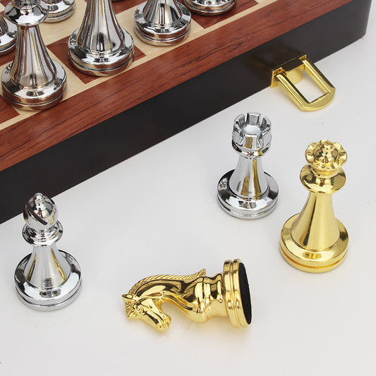 Top‑down layout of all pieces arranged in the standard starting position on the 39 cm board
