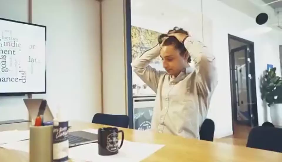 Video showing how to throw the Orb Spinner for a boomerang effect