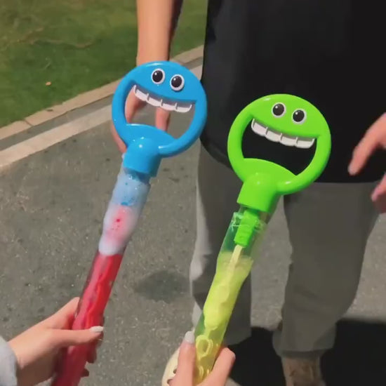 Holding Bubble Machine – 32-Hole Smiley Face Wand for Kids
